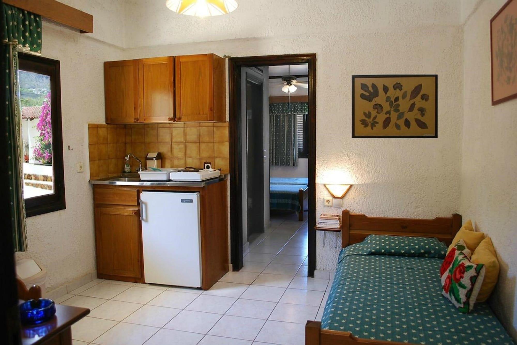 Iliostasi Beach Apartments 헐소니소스 외부 사진
