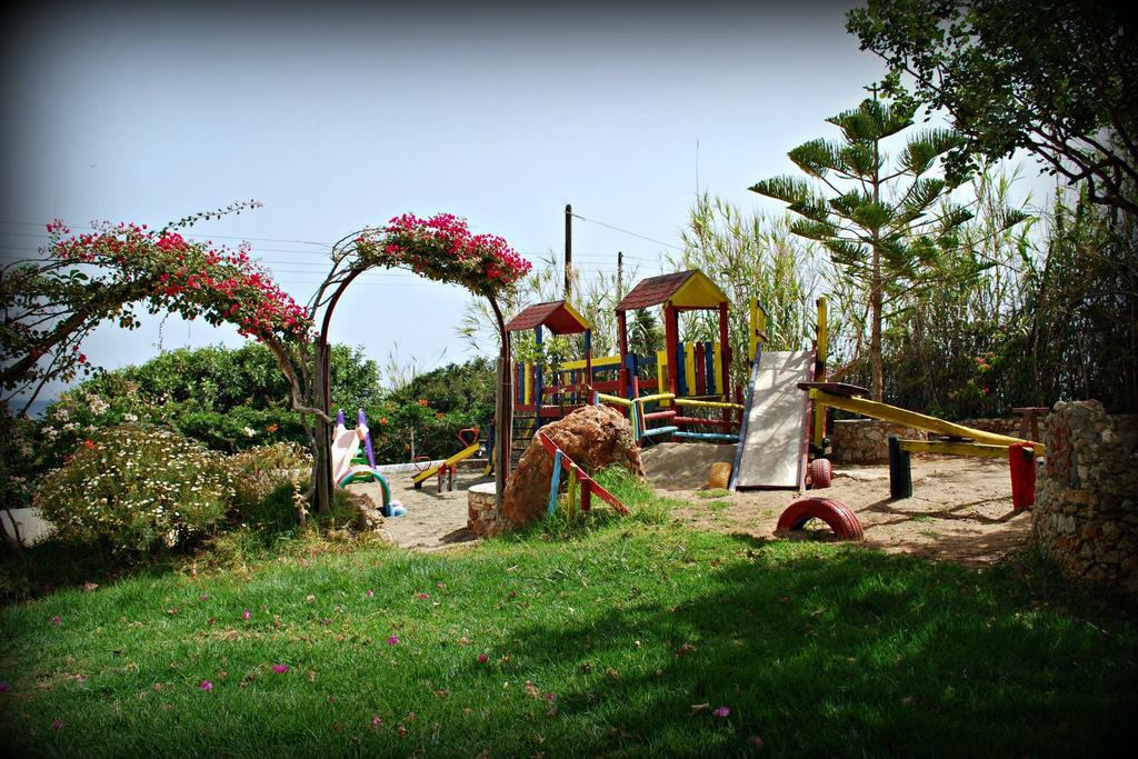 Iliostasi Beach Apartments 헐소니소스 외부 사진